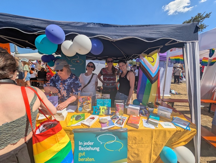 Stand der EFL beim CSD Würzburg 2025