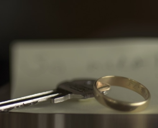 ... hält etwas zusammen.